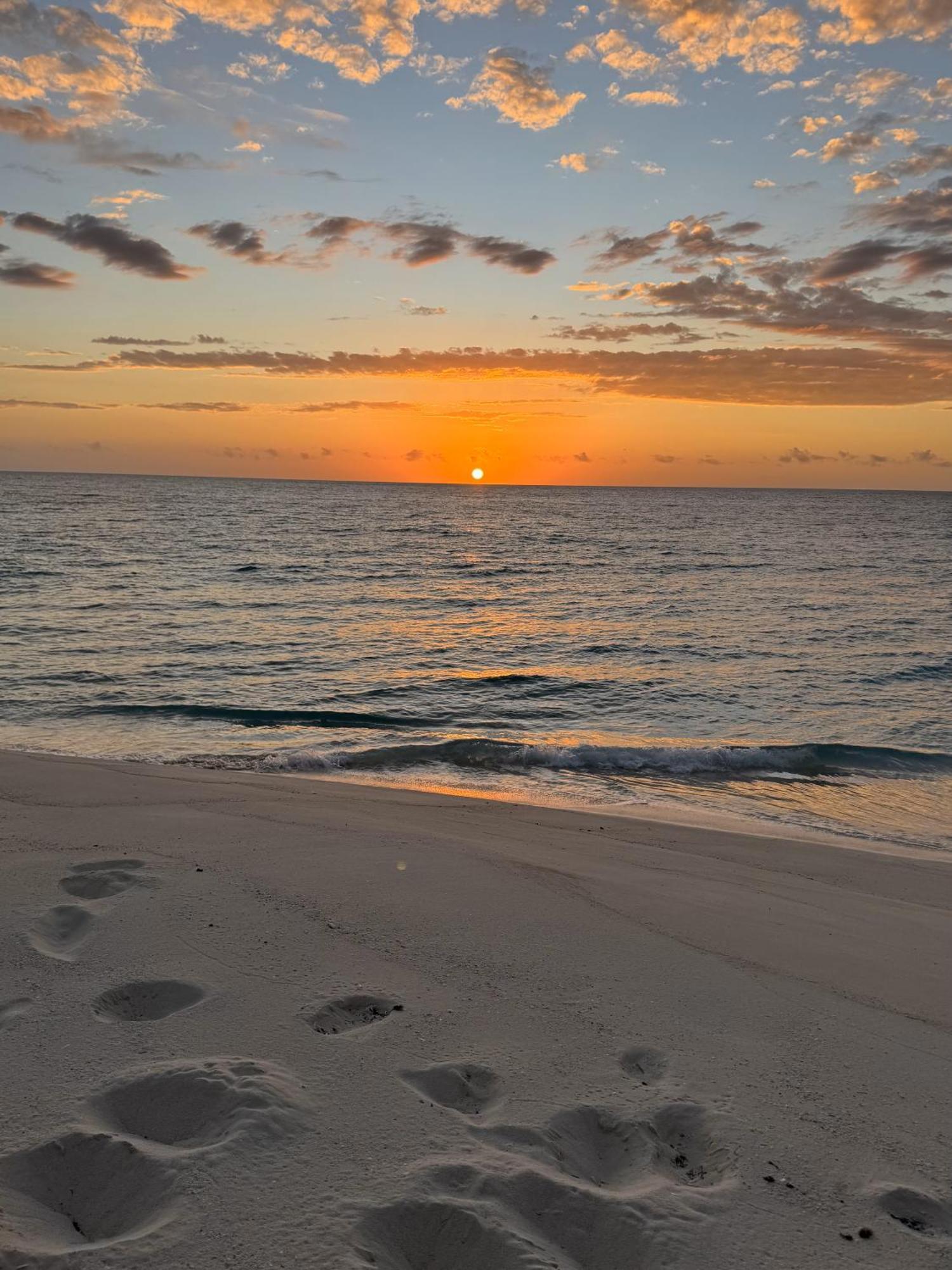 Grand Turk Inn Bagian luar foto